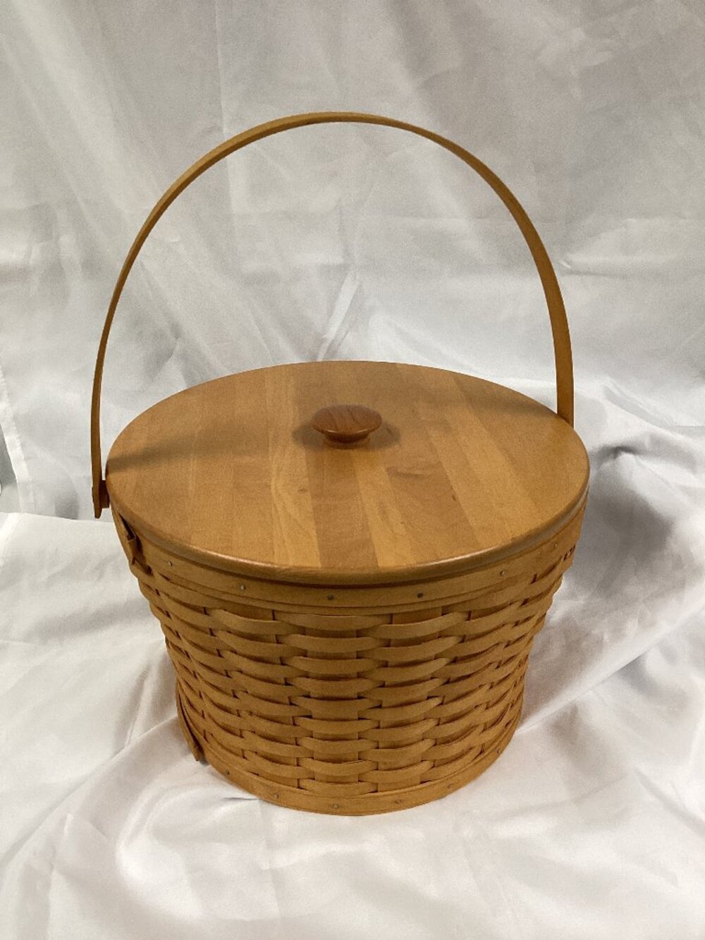 Longaberger Hostess Sewing Basket with Lid, 3 Organizer Trays and Handle 2000 (P